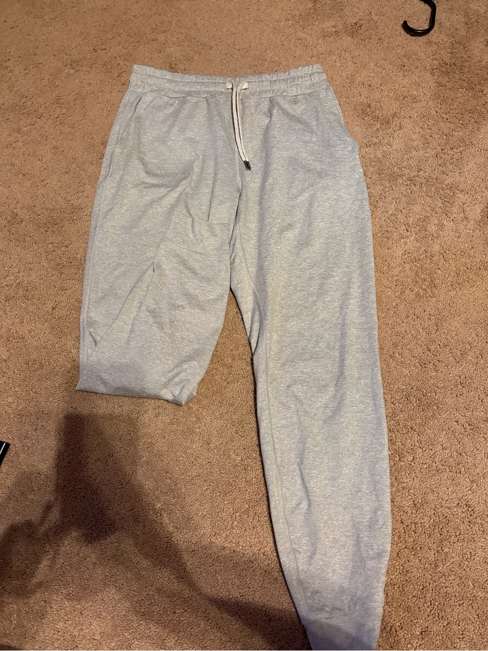 Vuori woman’s performance joggers size XS
